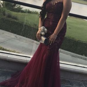 GORGEOUS burgundy mermaid dress